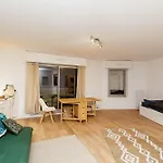 Large Apartment In The Buttes Chaumont Area