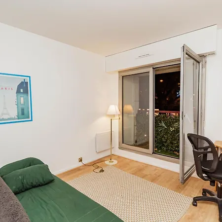 Appartamento Large In The Buttes Chaumont Area *